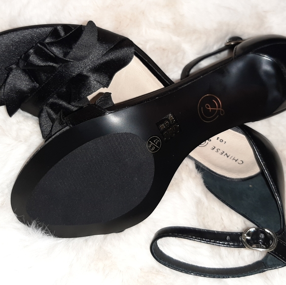 Chinese Laundry ruffled heels - Picture 6 of 7
